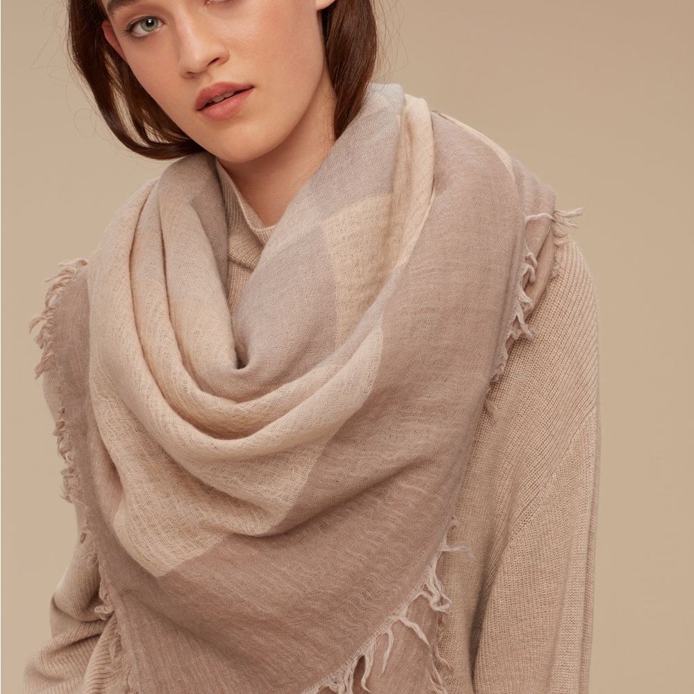 Aritzia Wilfred Beige Nude Blanket Scarf 100% Wool